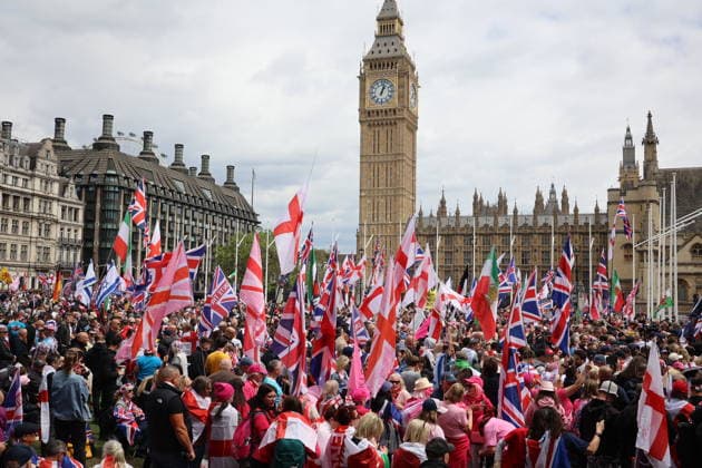 May 16, 2026, London, London, UK: London, UK. Unite the Kingdom holds an anti-immigration protest in Westminster, central London. Around 4,000 police officers deploy across the capital today, as counter-protests also take place nearby. London UK  - ZUMAl94_ 20260516_zaf_l94_051 Copyright: xMarcinxNowakx