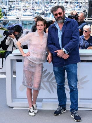 IPA84748262 - Cannes, 79th Cannes Film Festival 2026, day 5 - photocall of Full Phil Pictured: Quentin Dupieux and Kristen Stewart  Copyright: xAlbertoxTerenghix xPoolxPhotoxEventsx07x 84748262