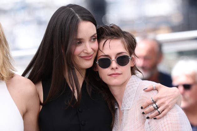 Cannes - Full Phil Photocall JD Charlotte Le Bon, Kristen Stewart attending the Full Phil photocall during the 79th annual Cannes Film Festival at Palais des Festivals on May 16, 2026 in Cannes, France. Photo by Jerome Domine ABACAPRESS.COM Cannes France  Copyright: xDominexJerome ABACAx