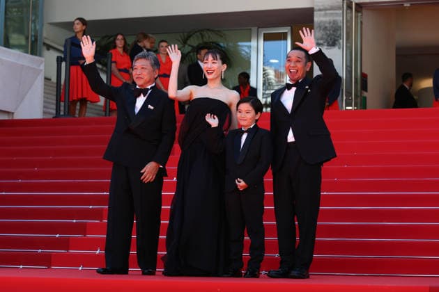 May 16, 2026, Cannes, Cote D azur, France: Cast of whom HARUKA AYASE and director HIROKAZU KORE-EDA on the red carpet for the screening of SHEEP IN THE BOX at the 79th Annual Cannes Film Festival at Palais des Festivals in Cannes, France Cannes France  - ZUMAc179 20260516_zep_c179_087 Copyright: xMickaelxChavetx