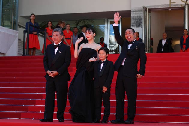 May 16, 2026, Cannes, Cote D azur, France: Cast of whom HARUKA AYASE and director HIROKAZU KORE-EDA on the red carpet for the screening of SHEEP IN THE BOX at the 79th Annual Cannes Film Festival at Palais des Festivals in Cannes, France Cannes France  - ZUMAc179 20260516_zep_c179_086 Copyright: xMickaelxChavetx