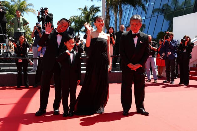 May 16, 2026, Cannes, Cote D azur, France: Cast of whom HARUKA AYASE and director HIROKAZU KORE-EDA on the red carpet for the screening of SHEEP IN THE BOX at the 79th Annual Cannes Film Festival at Palais des Festivals in Cannes, France Cannes France - ZUMAc179 20260516_zep_c179_090 Copyright: xMickaelxChavetx