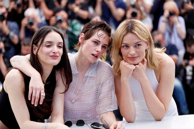 Charlotte Le Bon, Kristen Stewart and Emma Mackey at the Full Phil photocall at the 79th International Film Festival in Cannes, France, May 16, 2026 Jacovides Moreau bestimage Full Phil photocall at the 79th annual Cannes Film Festival at Palais des Festivals on May 16, 2026 in Cannes, France Cannes France  Copyright: xJACOVIDES-MOREAUx xBESTIMAGExJACOVIDES-MOREAUx xBESTIMAGEx