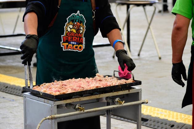New Guinness World Record for the World s Largest Taco Display A Taquero prepares tacos to set a new Guinness World Record for the largest taco display with 2,161 tacos during the Gran Feria del Taco Pachuca 2026. on May 16, 2026 in Pachuca, Mexico. Pachuca Hidalgo Mexico Copyright: xLuisxBarronx