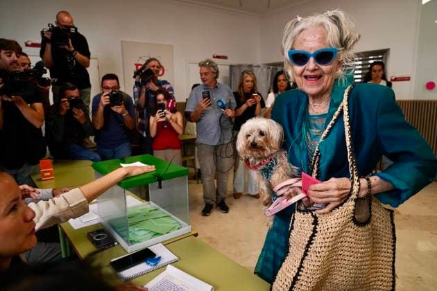 News Bilder des Tages Elections Andalusia 2026 Images of the election day in Andalusia On May 17, 2026 in Malaga, Andalusia Spain This Sunday, May 17, more than 6.8 million Andalusians are called to the polls to elect the 109 deputies who will make up the Parliament of Andalusia during the XIII Legislature The number of voters represents an increase of 2.5 with respect to the census of the last regional elections held in June 2022 17 MAY 2026 Á Malaga, Andalucia Malaga, Andalucia Spain  Copyright: xÃ?lexxZeax 7528880