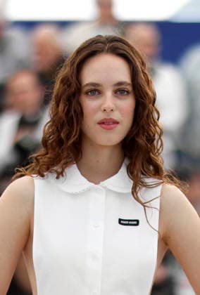 Tess Barthélémy, J Godrèches daughter, at the photocall for Memoire de Fille Un Certain Regard at the 79th Cannes International Film Festival, on May 17th, 2026 Jacovides Moreau Bestimage Photocall for Memoire de Fille Un Certain Regard at the 79th Cannes International Film Festival, on May 17th, 2026 Cannes France  Copyright: xJACOVIDES-MOREAUx xBESTIMAGExJACOVIDES-MOREAUx xBESTIMAGEx