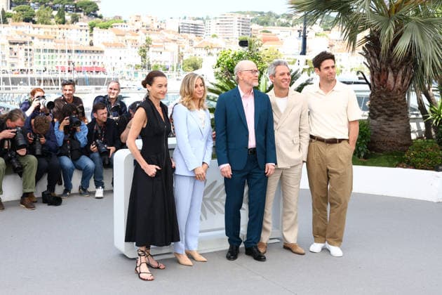 May 17, 2026, Cannes, Cote D azur, France: RON HOWARD and his producers DALLAS BRENNAN REXER, SARA BERNSTEIN, JUSTIN WILKES and CHRISTOPHER ST JOHN during the AVEDON photocall at the 79th Annual Cannes Film Festival at Palais des Festivals in Cannes, France. Cannes France - ZUMAc179 20260517_zep_c179_014 Copyright: xMickaelxChavetx