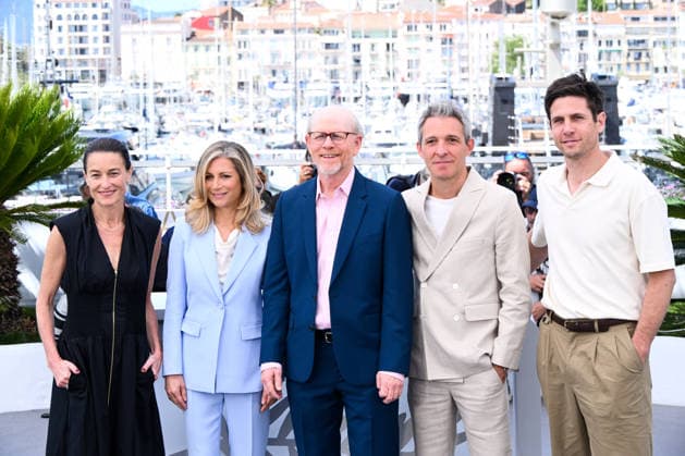 IPA84782260 - Cannes, 79th Cannes Film Festival 2026, Day 6. Photocall of the film Avedon. Pictured are Dallas Brennan Rexer, Sara Bernstein, Ron Howard, Justin Wilkes and Christopher St. John.  Copyright: xAlbertoxTerenghix xPoolxPhotoxEventsx07x 84782260