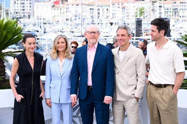 IPA84782264 - Cannes, 79th Cannes Film Festival 2026, Day 6. Photocall of the film Avedon. Pictured are Dallas Brennan Rexer, Sara Bernstein, Ron Howard, Justin Wilkes and Christopher St. John.  Copyright: xAlbertoxTerenghix xPoolxPhotoxEventsx07x 84782264