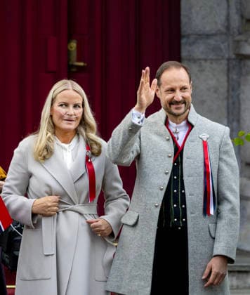 17-05-2026 Skaugum Princess Mette-Marit and Prince Haakon celebrating the national day at the residence in Skaugum in Asker, Norway. Â  Copyright: xPPEx