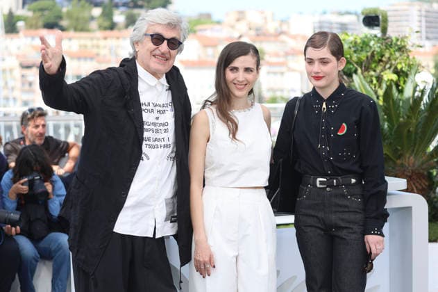 Wim Wenders, Katharina Rivilis und Naomi Cosma beim Photocall zum Kinofilm I™ll Be Gone in June auf dem Festival de Cannes 2026 79. Internationale Filmfestspiele von Cannes am Palais des Festivals. Cannes, 17.05.2026