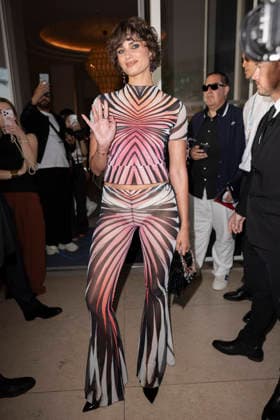 Cannes Taylor Hill exits Martinez MP Cannes, France- May 16: Taylor Hill arrives to Hotel Martinez during 79th Festival of Cannes, on May 16, 2026 in Cannes, France. Photo by Marco Piovanotto Abacapress.com Cannes France  Copyright: xPiovanottoxMarco ABACAx