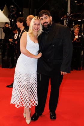 Artus et sa compagne Kim Higelin Montée des marches du film Jim Queen lors du 79ème Festival International du Film de Cannes le 18 mai 2026 Moreau Jacovides Bestimage The red carpet for the film Jim Queen at the 79th Cannes International Film Festival on 18 May 2026 Cannes France  Copyright: xJACOVIDES-MOREAUx xBESTIMAGExJACOVIDES-MOREAUx xBESTIMAGEx