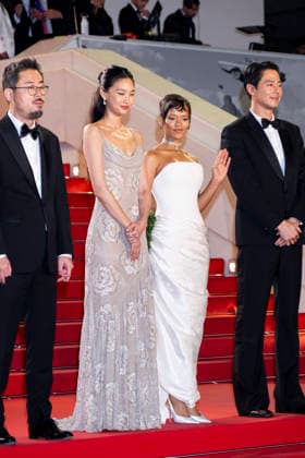 79th Cannes Film Festival Exits after the screening of the movie -Hope- Palais des Festivals - Cannes, France Na Hong-jin;Jung Ho-yeon;Taylor Russell;Jo In-sung 79th Cannes Film Festival Exits after the screening of the movie -Hope- Palais des Festivals - Cannes, France 17th May 2026 SGPItalia id 134688_075 *Not Exclusive  Copyright: xALFONSOxCATALANO SGPITALIAx