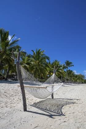 Hängematte, Wolke, Himmel, Meer, Sandstrand, Natur, Le Morne, Mauritius Hammock, cloud, sky, sea, sandy beach, nature, Le Morne, Mauritius Copyright: imageBROKER ErichxSchmidt ibxeri17741266.jpg