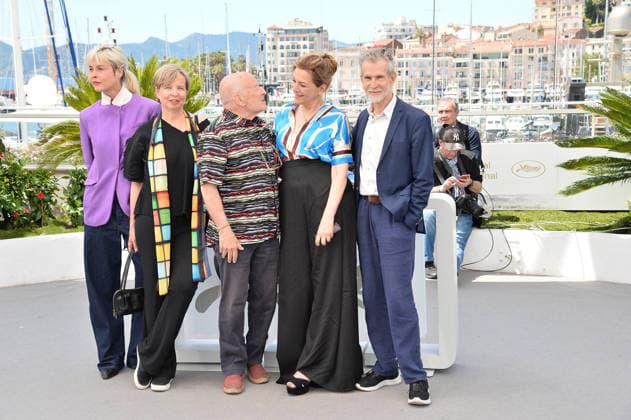Jenny Erpenbeck, Regina Ziegler, Volker Schlöndorff, Martina Gedeck, Ulrich Matthes und Susanne Wolff beim Photocall HEIMSUCHUNG in Cannes am 17.05.2026