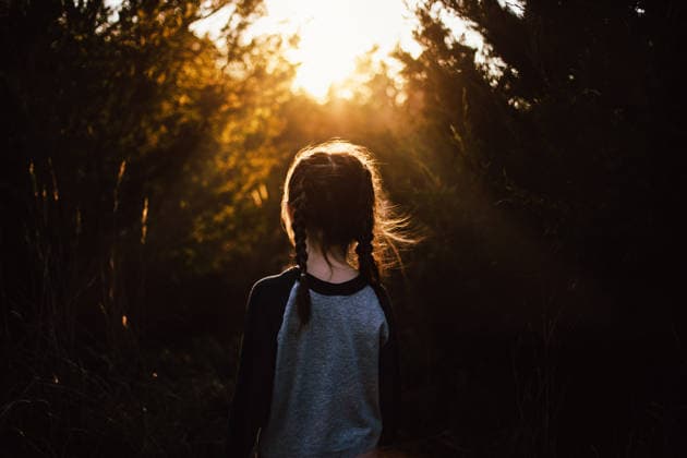Girl Looking Away in Sun Oklahoma City, Oklahoma, United States CR_KRRY260517-2015300-01 ,model released, Symbolfoto