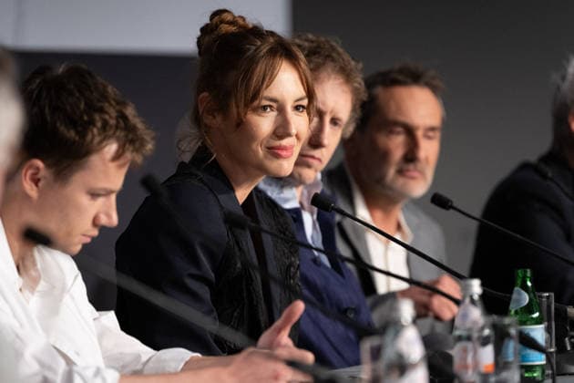 Cannes Moulin Press Conference NG Felix Lefebvre, Louise Bourgoin, Lars Eidinger, Laszlo Nemes and Gilles Lellouche attending the Press Conference for ‘Moulin’ in Cannes at Palais Des Festivals in Cannes, France on May 15 2026 as part of the 79th Cannes Film Festival. Photo by Nicolas Genin ABACAPRESS.COM Cannes France  Copyright: xGeninxNicolas ABACAx