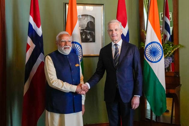 Indias statsminister Narendra Modi besoker Norge Oslo, Norge 20260518. Statsminister Jonas Gahr Store (Ap) tar imot Indias statsminister Narendra Modi i regjeringens representasjonsanlegg i Oslo mandag. Foto: Fredrik Varfjell NTB POOL Oslo Norge Sm9DMJGjwto EDITORIAL USE ONLY Ref:_POLSm9DMJGjwto.jpg *** Indian Prime Minister Narendra Modi visits Norway Oslo, Norway 20260518 Prime Minister Jonas Gahr Store Ap receives Indian Prime Minister Narendra Modi at the governments representation facility in Oslo on Monday Photo Fredrik Varfjell NTB POOL Oslo Norway Sm9DMJGjwto EDITORIAL USE ONLY Ref POLSm9DMJGjwto jpg  Copyright: xFredrikxVarfjellx xNTBx