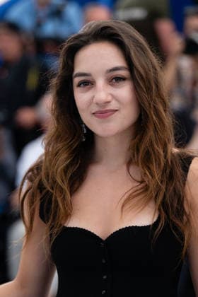 Cannes La Troisieme Nuit Photocall LZ Luàna Bajrami attends the photocall of La Troisieme Nuit during the 79th Cannes International Film Festival in Cannes, France on May 18, 2026, the film selected in the Official Competition. Photo by Laurent Zabulon ABACAPRESS.COM  Copyright: xZabulonxLaurentx