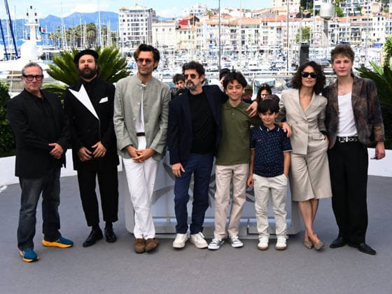 IPA84824414 - Cannes Film Festival 2026, Day 7. Photocall of the film Aqui. Pictured are Paulo Branco, Sergi Lopez, Albano Jeronimo, Daniel Elias, J. M. Coetzee, Manolo Solo, Hugo Encuentra, Alex Pelaez, Patricia Lopez Arnaiz, Tiago Guedes Copyright: xAlbertoxTerenghix xPoolxPhotoxEventsx07x 84824414