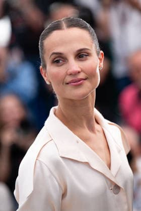 Cannes Hope Photocall LZ Alicia Vikander attends the photocall of Hope during the 79th Cannes International Film Festival in Cannes, France on May 18, 2026, the film selected in the Official Competition. Photo by Laurent Zabulon ABACAPRESS.COM  Copyright: xZabulonxLaurentx