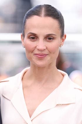 Cannes - Hope Photocall JD Alicia Vikander attend the photocall of the film Hope during the 79th annual Cannes Film Festival at Palais des Festivals on May 18, 2026 in Cannes, France. Photo by Jerome Domine ABACAPRESS.COM Cannes France  Copyright: xDominexJerome ABACAx