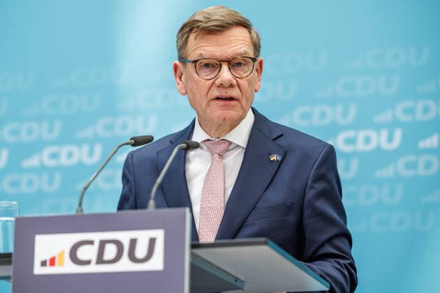 Pressekonferenz mit dem Generalsekretär der CDU Deutschlands, Dr. Carsten Linnemann MdB und dem Bundesminister des Auswärtigen, Dr. Johann Wadephul Pressekonferenz mit dem Generalsekretär der CDU Deutschlands, Dr. Carsten Linnemann MdB und dem Bundesminister des Auswärtigen, Dr. Johann Wadephul MdB am 18.05.2026 in Berlin. Berlin Berlin Deutschland CDU-Bundesgeschäftsstelle (Konrad-Adenauer-Haus) *** Press conference with the Secretary General of the CDU Germany, Dr Carsten Linnemann MdB and the Federal Minister for Foreign Affairs, Dr Johann Wadephul Press conference with the Secretary General of the CDU Germany, Dr Carsten Linnemann MdB and the Federal Minister for Foreign Affairs, Dr Johann Wadephul MdB on 18 05 2026 in Berlin Berli