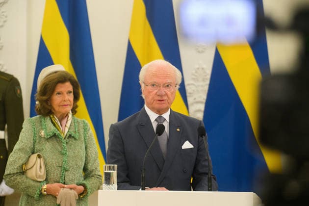 King Carl XVI Gustaf of Sweden - Lithuanian President Gitanas Nauseda meeting in Vilnius VILNIUS, LITHUANIA - MAY 18: King Carl XVI Gustaf of Sweden speaks during a press conference as he visits Lithuanian President Gitanas Nauseda and First Lady Diana Nausediene at the Presidential Palace in Vilnius, Lithuania on May 18, 2026. Yauhen Yerchak Anadolu Vilnius Lithuania. Editorial use only. Please get in touch for any other usage.  Copyright: x2026xAnadoluxYauhenxYerchakx