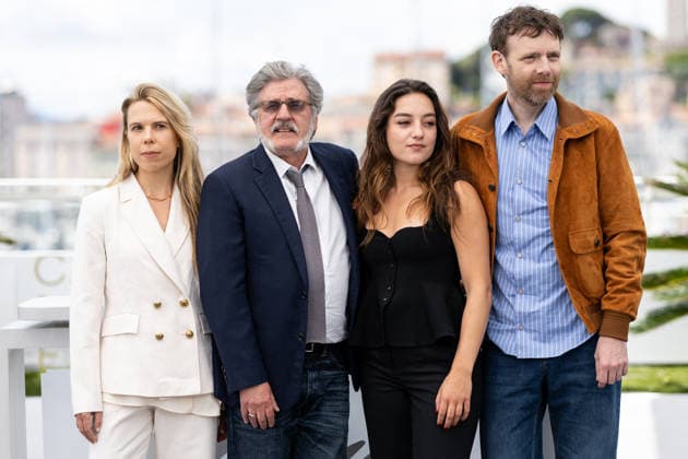 Camille Lugan, Daniel Auteuil, Luàna Bajrami et Antoine Reinartz au photocall du film La Troisième Nuit When The Night Falls lors du 79ème Festival International du Film de Cannes, France, le 18 mai 2026 Jacovides Moreau Bestimage La Troisième Nuit When The Night Falls photocall at the 79th annual Cannes Film Festival at Palais des Festivals on May 18, 2026 in Cannes, France Cannes France  Copyright: xJACOVIDES-MOREAUx xBESTIMAGExJACOVIDES-MOREAUx xBESTIMAGEx