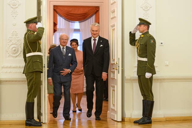 King Carl XVI Gustaf of Sweden - Lithuanian President Gitanas Nauseda meeting in Vilnius VILNIUS, LITHUANIA - MAY 18: King Carl XVI Gustaf and Queen Silvia of Sweden meet with Lithuanian President Gitanas Nauseda and First Lady Diana Nausediene at the Presidential Palace in Vilnius, Lithuania on May 18, 2026. Yauhen Yerchak Anadolu Vilnius Lithuania. Editorial use only. Please get in touch for any other usage.  Copyright: x2026xAnadoluxYauhenxYerchakx