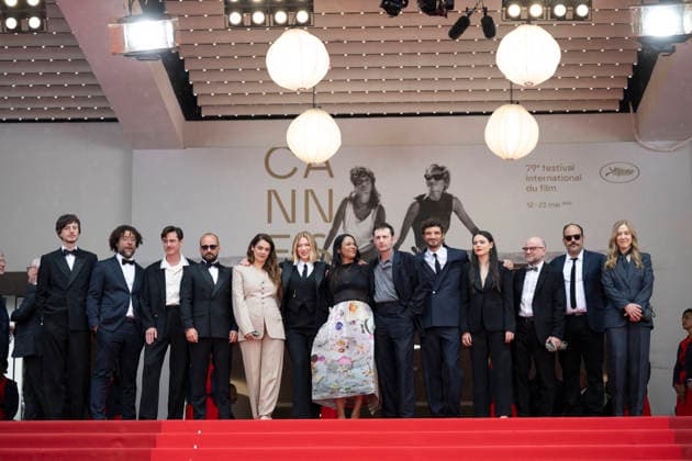 Internationale Filmfestspiele von Cannes, The Unknown Premiere #4 Cannes L’Inconnue (The Unknown) Carpet EB Andrea Poggio, Lucas Harari, Victoire Du Bois, Laurent Senechal, Shanti Masud, Léa Seydoux, Arthur Harari, Niels Schneider, Lilith Grasmug, Nicolas Anthomé, Vincent Poymiro, Jonathan Turnbull, during the 79th Cannes International Film Festival in Cannes, France on May 18, 2026, the film selected in the Official Competition.Photo by Eliot Blondet ABACAPRESS.COM Cannes France France Copyright: xBlondetxEliot ABACAx
