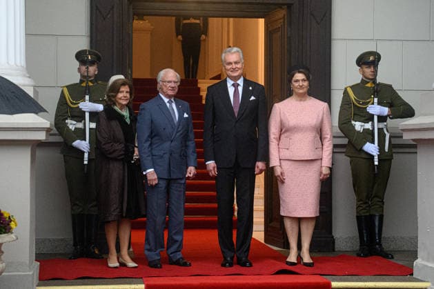 Sweden’s King Carl XVI Gustaf and Queen Silvia are on an official visit in Vilnius, Lithuania - 18 MAY 2026. Sweden’s King, Carl XVI Gustaf ,Queen , Silvia Renate Sommerlath , Lithuanian President, Gitanas Nauseda and First Lady, Diana Nausediene seen during their meeting at Presidential Palace. Sweden’s King Carl XVI Gustaf and Queen Silvia are on an official visit to Lithuania. On Monday, they met with Lithuanian President Gitanas Nauseda and First Lady Diana Nausediene at the Presidential Palace in Vilnius. Vilnius Lithuania Copyright: xYauhenxYerchakx xSOPAxImagesx king_and_queen_of_sweden_vilnius_4224