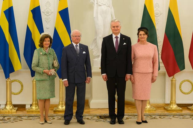 Sweden’s King Carl XVI Gustaf and Queen Silvia are on an official visit in Vilnius, Lithuania - 18 MAY 2026. Sweden’s King, Carl XVI Gustaf , Queen, Silvia Renate Sommerlath ,Lithuanian President, Gitanas Nauseda and First Lady, Diana Nausediene seen during their meeting at Presidential Palace. Sweden’s King Carl XVI Gustaf and Queen Silvia are on an official visit to Lithuania. On Monday, they met with Lithuanian President Gitanas Nauseda and First Lady Diana Nausediene at the Presidential Palace in Vilnius. Vilnius Lithuania Copyright: xYauhenxYerchakx xSOPAxImagesx king_and_queen_of_sweden_vilnius_4396