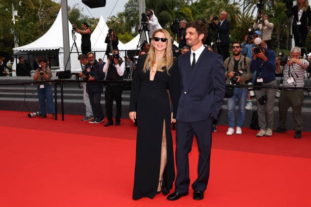 Internationale Filmfestspiele von Cannes, The Unknown Premiere #4 May 18, 2026, Cannes, Cote D azur, France: VIRGINIE EFIRA and NIELS SCHNEIDER on the red carpet for the screening of THE UNKNOWN at the 79th Annual Cannes Film Festival at Palais des Festivals in Cannes, France Cannes France  - ZUMAc179 20260518_zep_c179_010 Copyright: xMickaelxChavetx