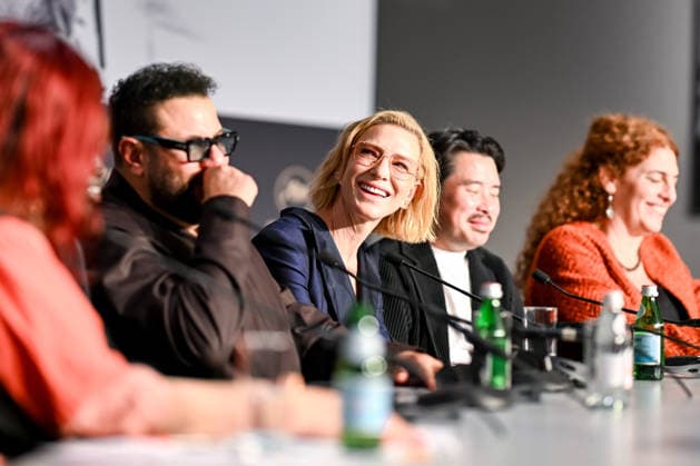 Celebrity, Internationale Filmfestspiele von Cannes, The Displacement Fund Pressekonferenz 79ème Festival International du Film de Cannes Press conference for the film The displacement Fund 79th Cannes International Film Festival Press conference for the film The displacement Fund 456345 2026 05 18 Blanchett, Cate  Copyright: xEstellexCarlierx xStarfacex STAR_456345_002