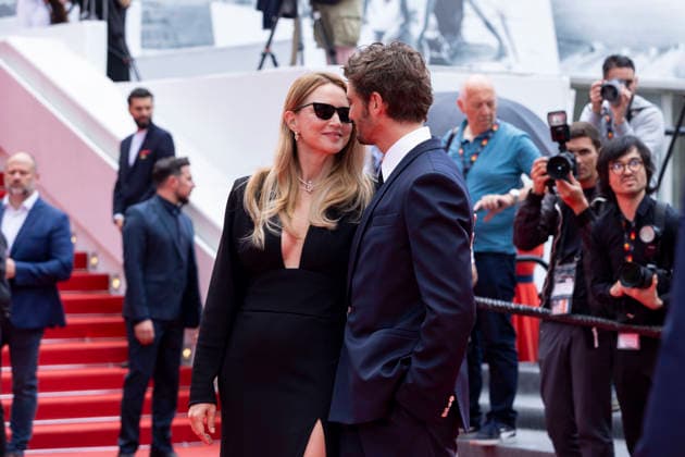Internationale Filmfestspiele von Cannes, The Unknown Premiere #6 Virginie Efira et Niels Schneider Montée des marches du film Linconnue lors du 79ème Festival International du Film de Cannes, le 18 mai 2026 Olivier Borde Bestimage Red carpet for The unknown at the 79th Cannes International Film Festival on May 18, 2026 Cannes France  Copyright: xOLIVIERxBORDEx xBESTIMAGExOLIVIERxBORDEx xBESTIMAGEx