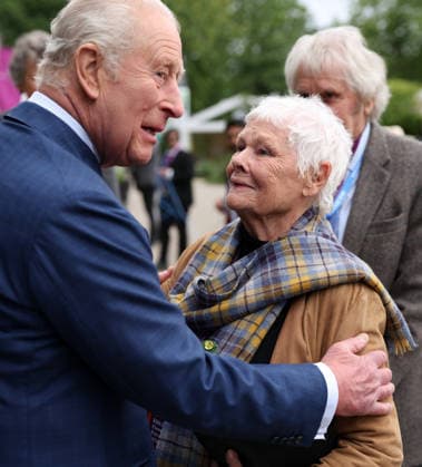 . 18 05 2026. London, United Kingdom. King Charles III with Dame Judi Dench at the Chelsea Flower Show in London.  xPoolx xi-Imagesx IIM-26784-0025