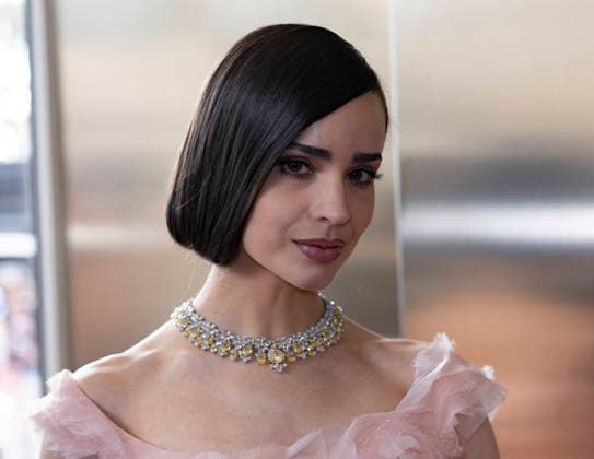 Celebrity, Internationale Filmfestspiele von Cannes, Stars am Hotel Martinez #9 Cannes Sofia Carson exits Martinez MP Cannes, France- May 18: Sofia Carson leave the Martinez Hotel during 79th Festival of Cannes, on May 18, 2026 in Cannes, France. Photo by Marco Piovanotto Abacapress.com Cannes France  Copyright: xPiovanottoxMarco ABACAx
