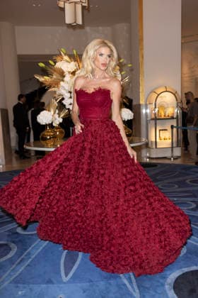 Celebrity, Internationale Filmfestspiele von Cannes, Stars am Hotel Martinez #9 Cannes Victoria Silvstedt exits Martinez MP Cannes, France- May 18: Victoria Silvstedt leave the Martinez Hotel during 79th Festival of Cannes, on May 18, 2026 in Cannes, France. Photo by Marco Piovanotto Abacapress.com Cannes France  Copyright: xPiovanottoxMarco ABACAx