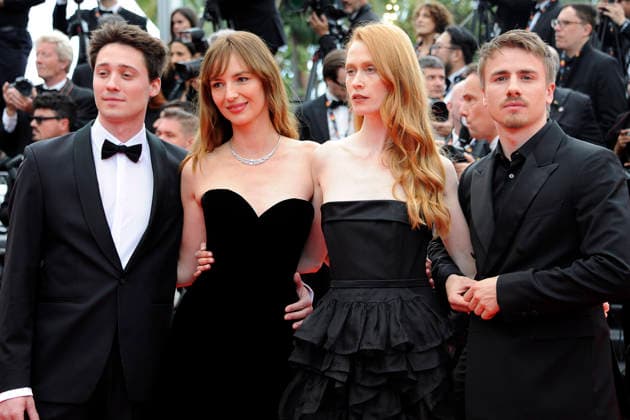 Antoine Pelletier, Louise Bourgoin, Veronika Vasilyeva-Rije und Paul Beaurepaire bei der Premiere des Kinofilms Fjord auf dem Festival de Cannes 2026 79. Internationale Filmfestspiele von Cannes im Palais des Festivals. Cannes, 18.05.2026