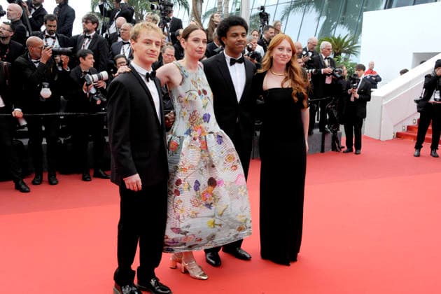 Thomas Gioria, Louise Coldefy, Calixte Broisin-Doutaz und Milla Agid bei der Premiere des Kinofilms Fjord auf dem Festival de Cannes 2026 79. Internationale Filmfestspiele von Cannes im Palais des Festivals. Cannes, 18.05.2026