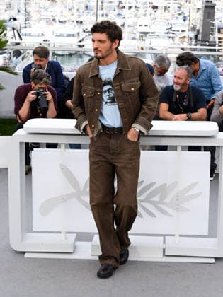 IPA84855264 - Cannes, 79th Cannes Film Festival 2026, Day 8. Photocall of the film L INCONNUE (THE UNKNOWN). Pictured is NIELS SCHNEIDER  Copyright: xAlbertoxTerenghix xPoolxPhotoxEventsx07x 84855264