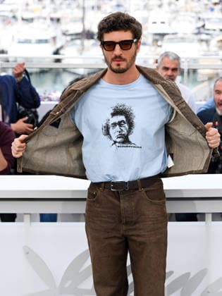 IPA84855276 - Cannes, 79th Cannes Film Festival 2026, Day 8. Photocall of the film L INCONNUE (THE UNKNOWN). Pictured is NIELS SCHNEIDER  Copyright: xAlbertoxTerenghix xPoolxPhotoxEventsx07x 84855276