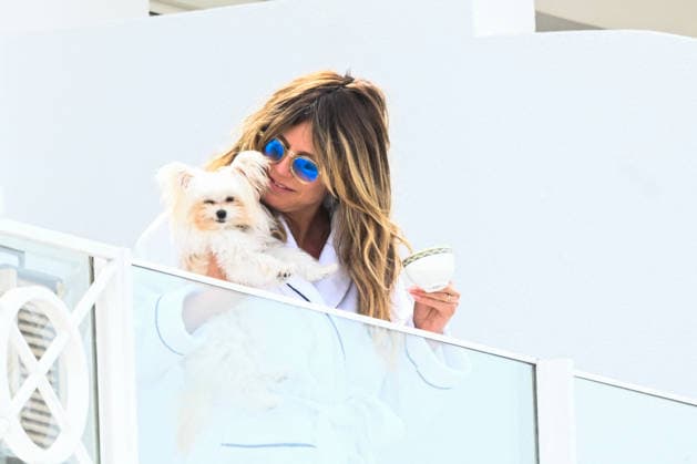 Cannes - Heidi Klum On The Balcony With Her Dog Heidi Klum on the balcony of her hotel with her dog Fritz during the 79th Cannes Film Festival, in Cannes, France on May 19, 2026. Photo by Florian Poitout ABACAPRESS.COM Cannes France  Copyright: xPoitoutxFlorian ABACAx