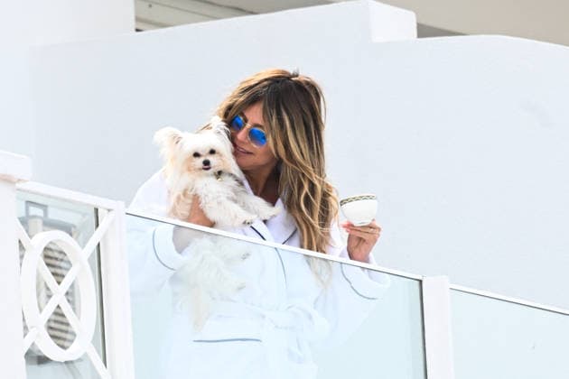 Cannes - Heidi Klum On The Balcony With Her Dog Heidi Klum on the balcony of her hotel with her dog Fritz during the 79th Cannes Film Festival, in Cannes, France on May 19, 2026. Photo by Florian Poitout ABACAPRESS.COM Cannes France  Copyright: xPoitoutxFlorian ABACAx