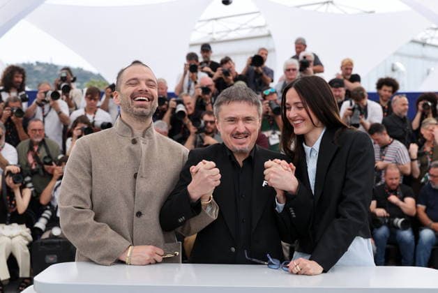 Sebastian Stan, Cristian Mungiu, Renate Reinsve Photocall for Fjord at the 79th Cannes International Film Festival May 19th, 2026 Jacovides Moreau Bestimage Photocall for Fjord at the 79th Cannes International Film Festival May 19th, 2026 Cannes France  Copyright: xJACOVIDES-MOREAUx xBESTIMAGExJACOVIDES-MOREAUx xBESTIMAGEx