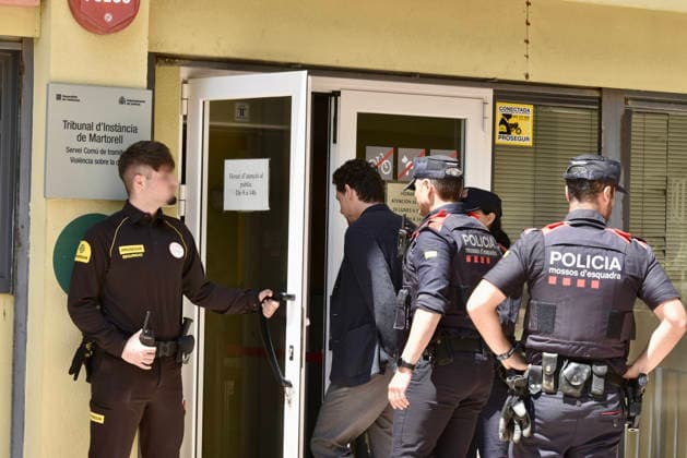 Isaac Andic testifies before the judge after being arrested for the death of his father Jonathan Andic, the son of the founder of Mango, on his arrival at the Juzgado de Instrucción 5 de Martorell, on May 19, 2026, in Martorell, Barcelona, Catalunya Espana The Mossos d Esquadra have arrested Jonathan Andic, the son of Mango founder Isak Andic, for the death of his father on December 14, 2024 after falling down a ravine in the Cuevas del Salnitre in Collbató Barcelona Jonathan Andic, who was the only companion on the day of his fathers death, is being investigated by the Juzgado de Instrucción 5 de Martorell Barcelona 19 MAY 2026 Martorell, Barcelona Catalonia Catalonia Martorell, Barcelona Catalonia Spain  Copyright: xDavidxOllerx 7533982