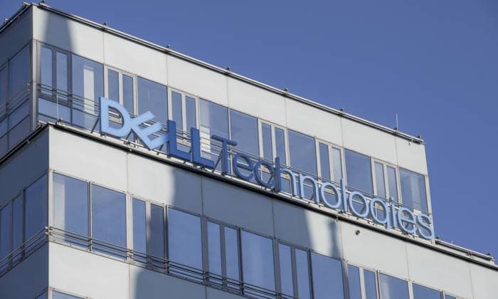 Bratislava, Slowakei — 29. September 2025: Das Schild von Dell Technologies befindet sich auf dem Dach des Gebäudes. Dell Technologies Inc. ist ein amerikanisches multinationales Technologieunternehmen Bratislava, Slovakia - September, 29, 2025 : Dell Technologies sign on the top of he building. Dell Technologies Inc. is an American multinational technology company Copyright: imageBROKER StefanxSutka ibliqx17730928.jpg