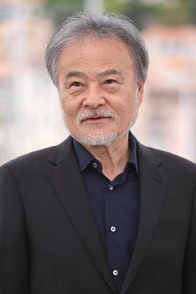 Kiyoshi Kurosawa beim Photocall zum Kinofilm The Samurai and the Prisoner Kokurojo auf dem Festival de Cannes 2026 79. Internationale Filmfestspiele von Cannes am Palais des Festivals. Cannes, 19.05.2026
